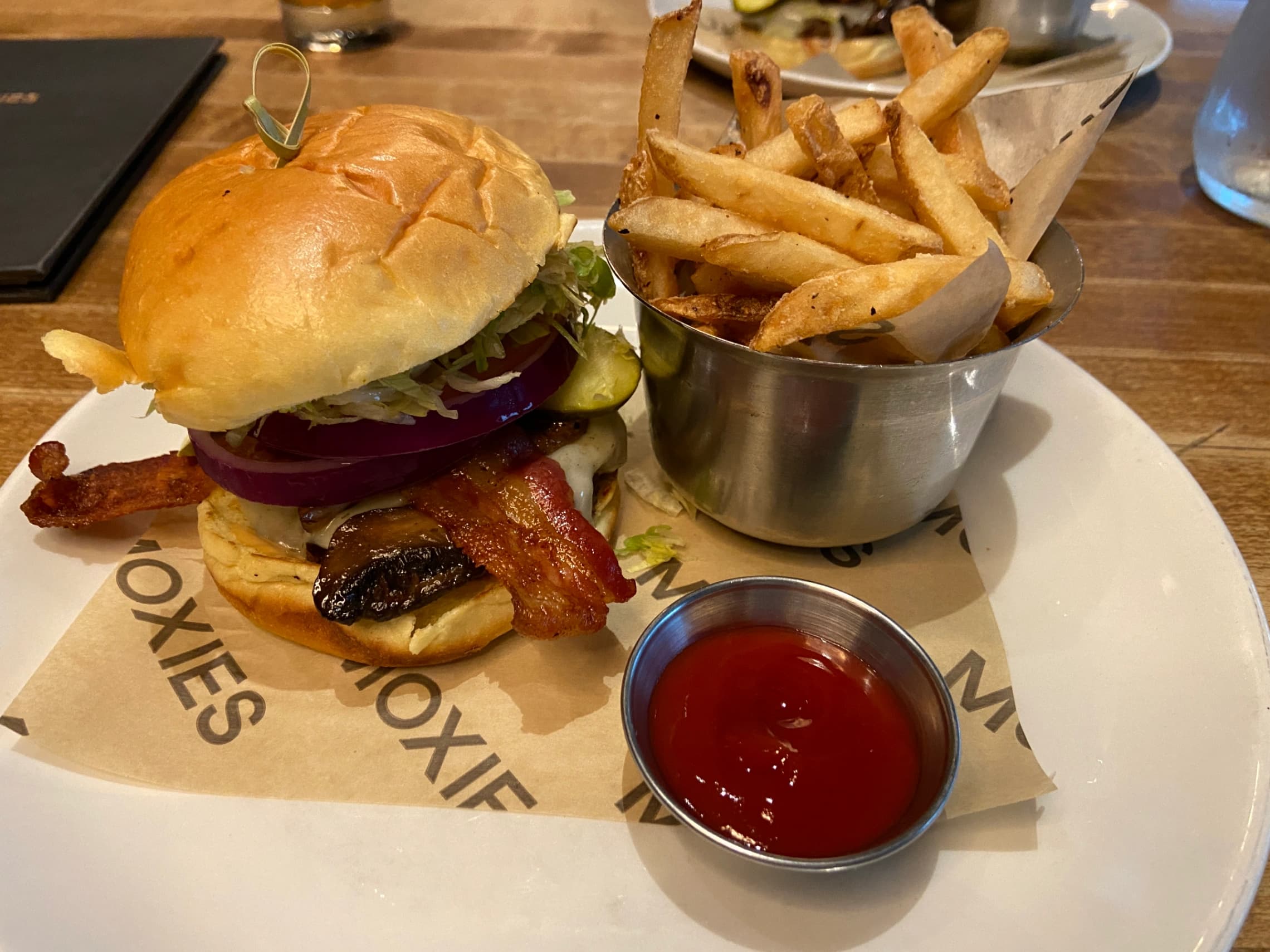 Moxies Alex